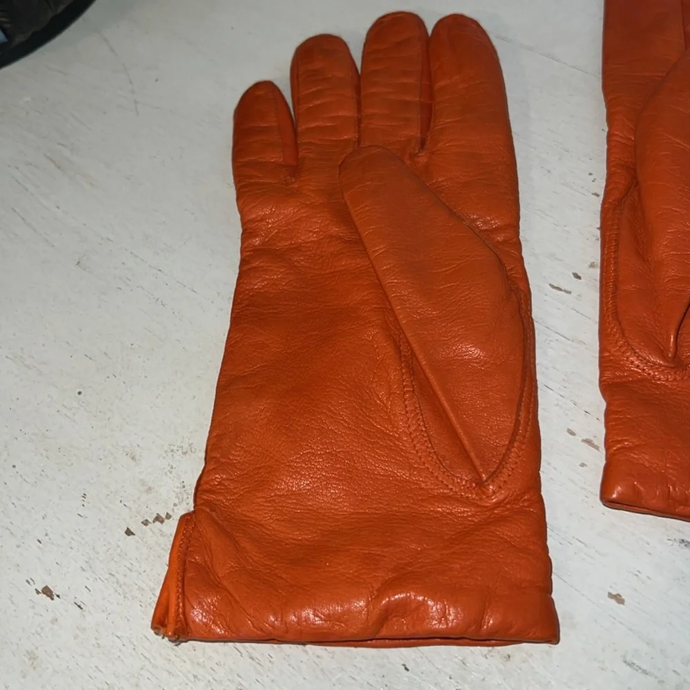 Vintage Shalimar made in Italy orange leather ladies driving gloves size 7.5